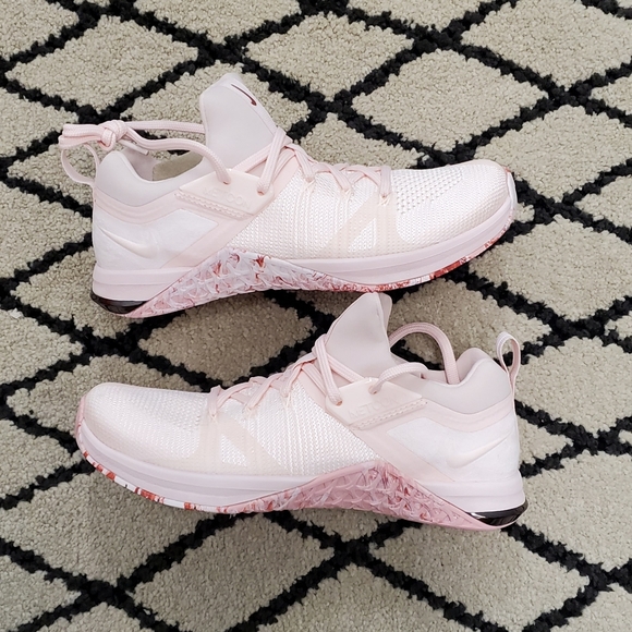 Nike Shoes - Nike Women's Metcon Flyknit 3